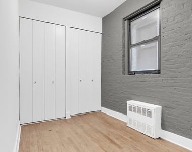 East 95th Street - Photo Thumbnail 5