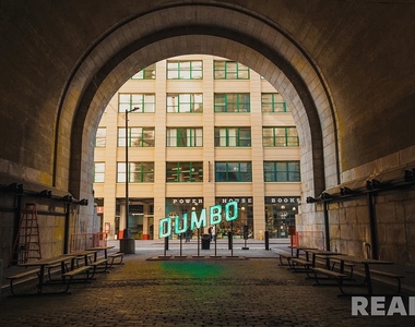 181 Front Street - Photo Thumbnail 15