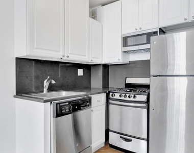 Lexington Avenue & e 65th st - Photo Thumbnail 2
