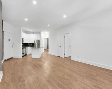East 95th Street & 2nd ave - Photo Thumbnail 1