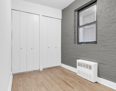 East 95th Street & 2nd ave - Photo Thumbnail 5