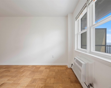 101 Gedney Street - Photo Thumbnail 4