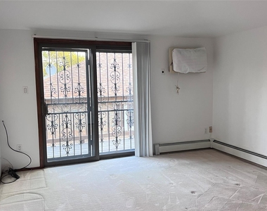 19-07 Clintonville Street - Photo Thumbnail 8