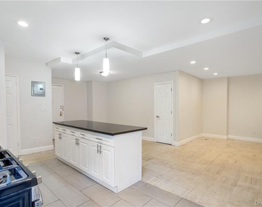140 E Hartsdale Avenue - Photo Thumbnail 6