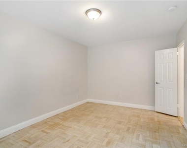 140 E Hartsdale Avenue - Photo Thumbnail 15