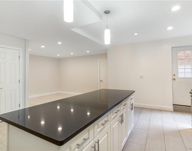 140 E Hartsdale Avenue - Photo Thumbnail 5