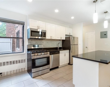 140 E Hartsdale Avenue - Photo Thumbnail 3