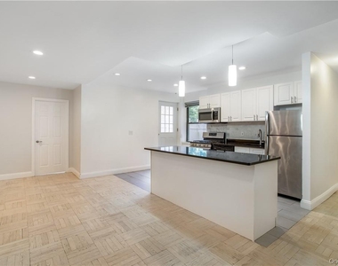 140 E Hartsdale Avenue - Photo Thumbnail 8