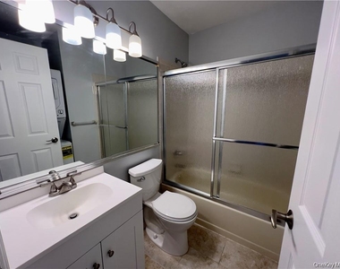 17 Lexington Hill - Photo Thumbnail 9