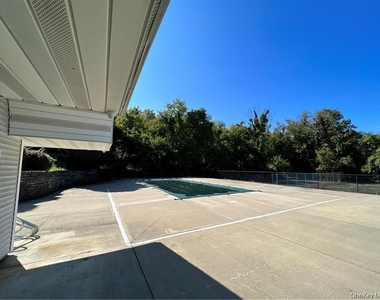 17 Lexington Hill - Photo Thumbnail 16