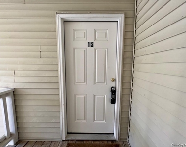 17 Lexington Hill - Photo Thumbnail 1