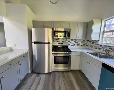 17 Lexington Hill - Photo Thumbnail 7