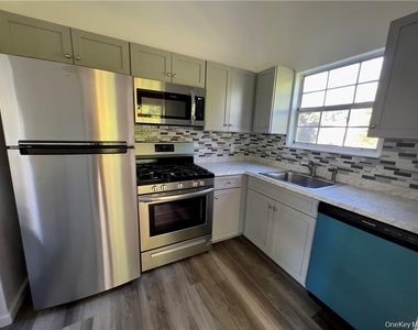 17 Lexington Hill - Photo Thumbnail 5