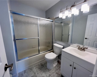 17 Lexington Hill - Photo Thumbnail 13