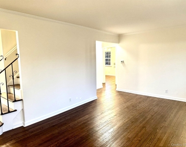 2365 Babylon Street - Photo Thumbnail 4