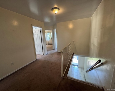 611 Peconic Avenue - Photo Thumbnail 8