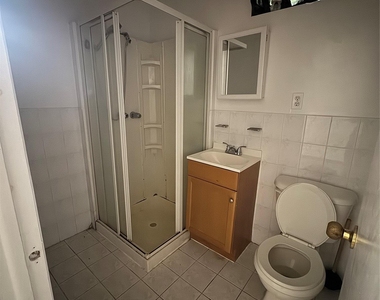 611 Peconic Avenue - Photo Thumbnail 14