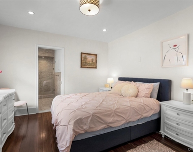 76 Chestnut Avenue - Photo Thumbnail 16