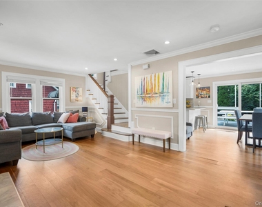 76 Chestnut Avenue - Photo Thumbnail 4