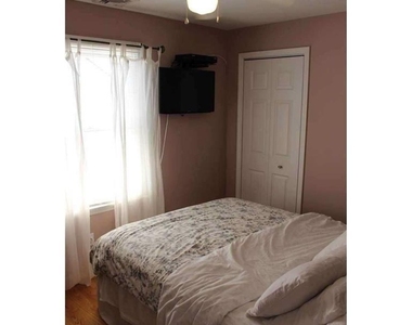 27 Vermont Street - Photo Thumbnail 5