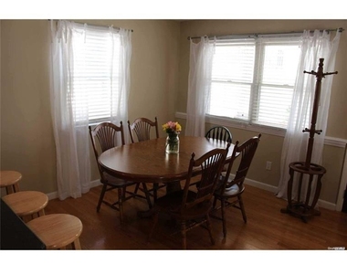 27 Vermont Street - Photo Thumbnail 4