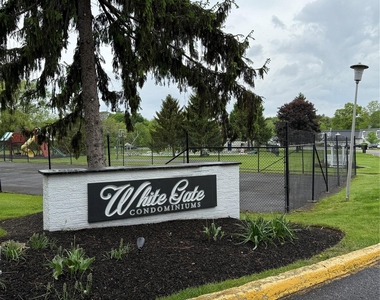 18 White Gate Drive - Photo Thumbnail 8