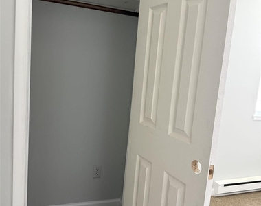 18 White Gate Drive - Photo Thumbnail 4