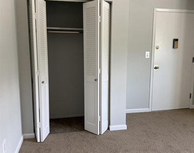 18 White Gate Drive - Photo Thumbnail 1
