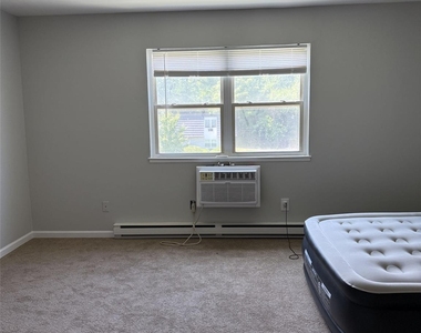 18 White Gate Drive - Photo Thumbnail 3