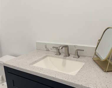 18 White Gate Drive - Photo Thumbnail 5