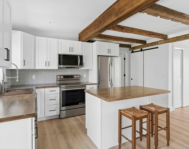 5075 Main Road - Photo Thumbnail 14
