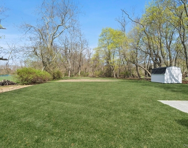 5075 Main Road - Photo Thumbnail 2