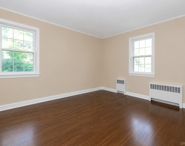 135 Marietta Avenue - Photo Thumbnail 4