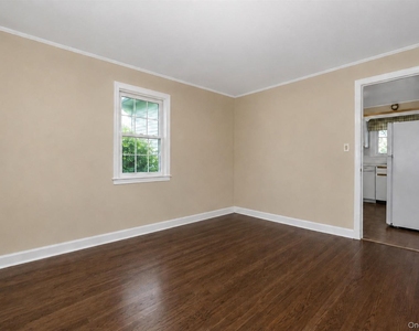 135 Marietta Avenue - Photo Thumbnail 6