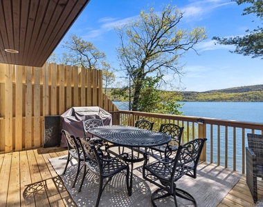194 Jersey Avenue - Photo Thumbnail 25