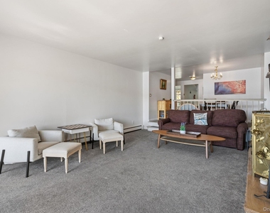 194 Jersey Avenue - Photo Thumbnail 13