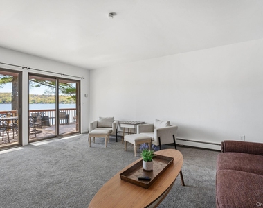 194 Jersey Avenue - Photo Thumbnail 11