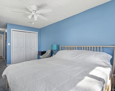 194 Jersey Avenue - Photo Thumbnail 15