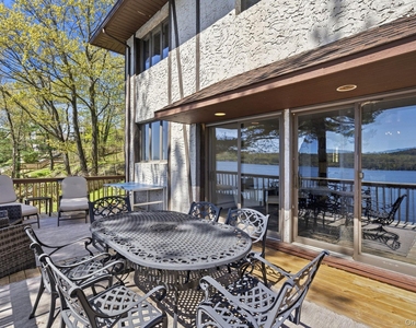 194 Jersey Avenue - Photo Thumbnail 24