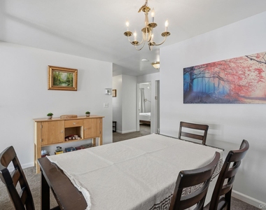 194 Jersey Avenue - Photo Thumbnail 7