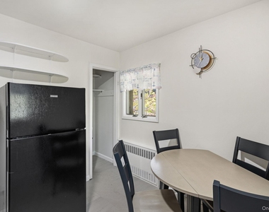194 Jersey Avenue - Photo Thumbnail 3