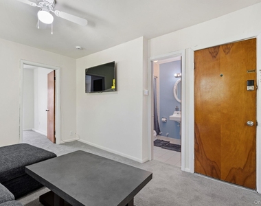 194 Jersey Avenue - Photo Thumbnail 7