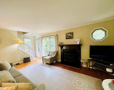 301 Kensington Way - Photo Thumbnail 13