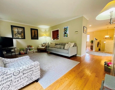 301 Kensington Way - Photo Thumbnail 12