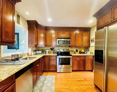 301 Kensington Way - Photo Thumbnail 5