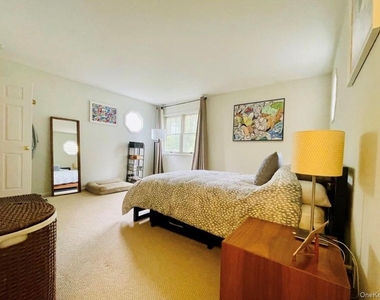 301 Kensington Way - Photo Thumbnail 16