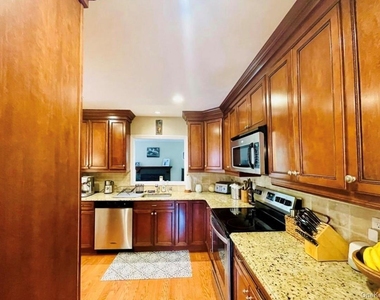 301 Kensington Way - Photo Thumbnail 6