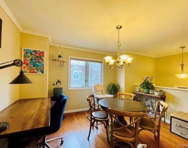 301 Kensington Way - Photo Thumbnail 7