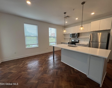 308 Excelsior Avenue - Photo Thumbnail 2