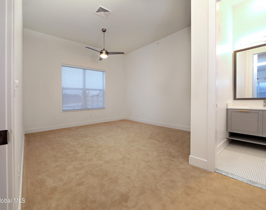 308 Excelsior Avenue - Photo Thumbnail 3